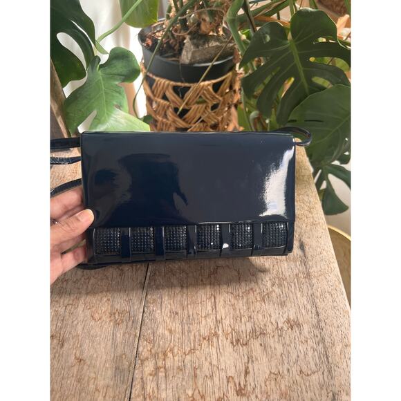 Vintage Whiting & Davis International Patent Leather Crossbody - Picture 2 of 7